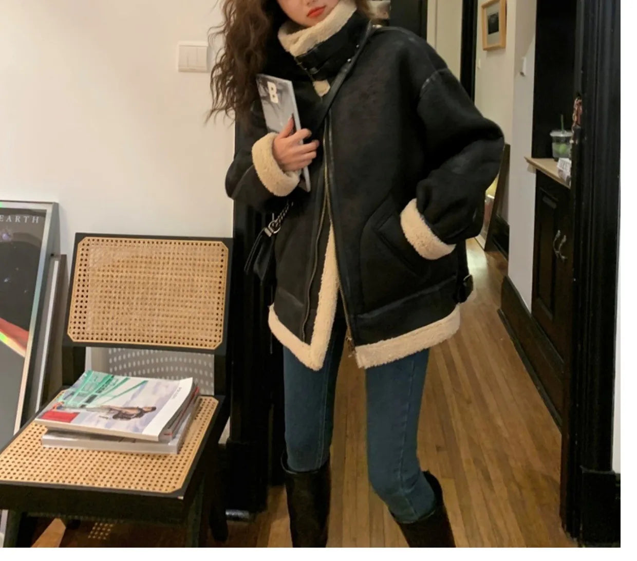 une veste en laine d'agneau et en daim pour femme,avec une doublure en doux velours d'agneau.