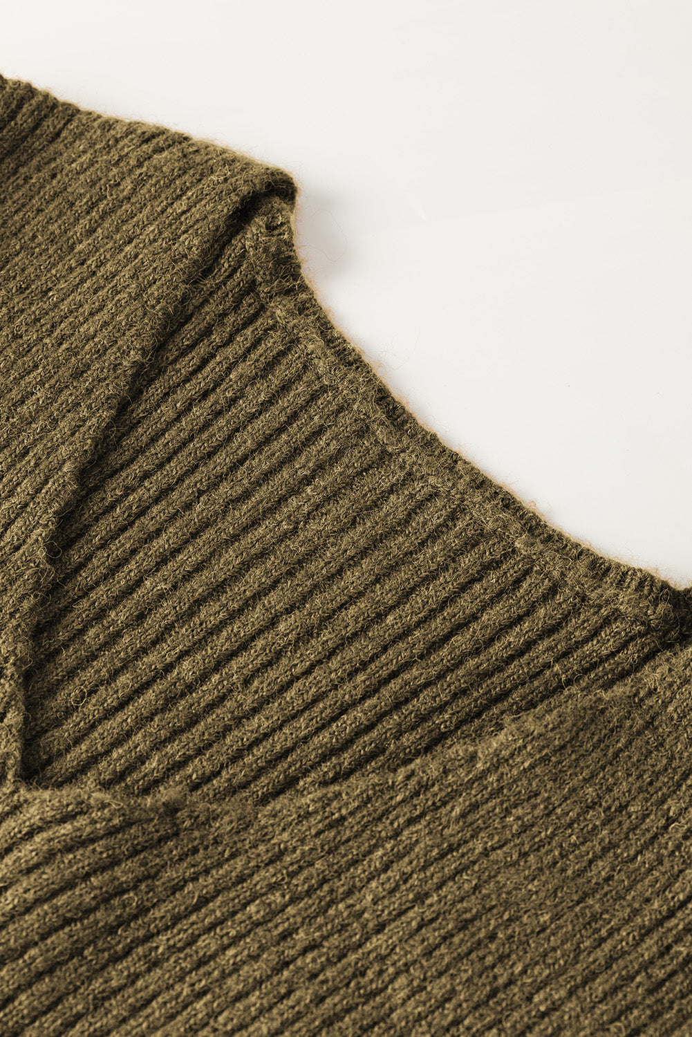 Robe pull moulante à col en V vert
