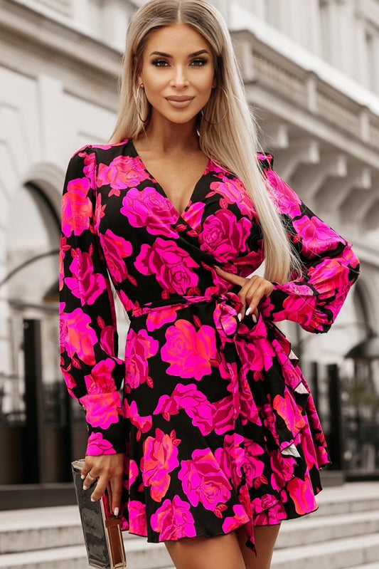 Robe mini à imprimé floral, col en V croisé, manches bouffantes à évêque et volants en couches