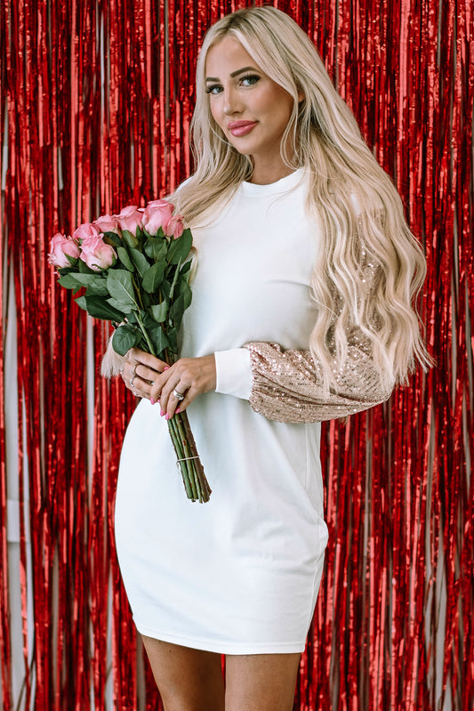Robe mini à manches bouffantes à sequins blancs