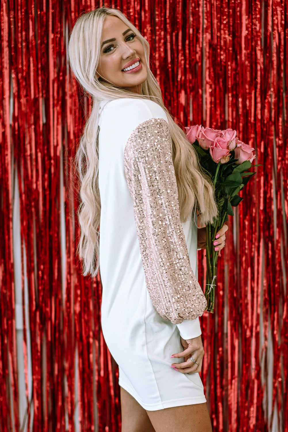 Robe mini à manches bouffantes à sequins blancs