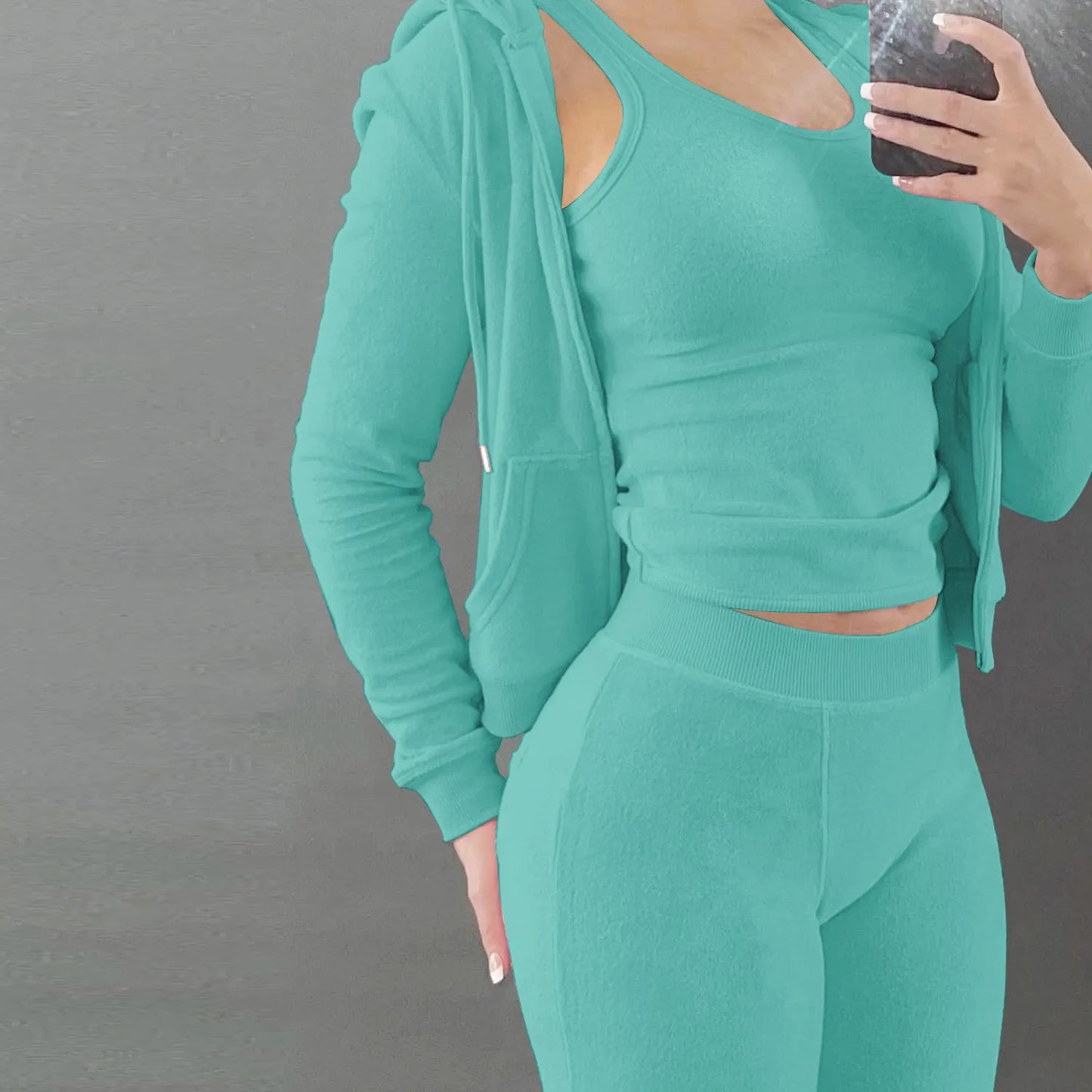 Ensemble trois pièces avec gilet à capuche