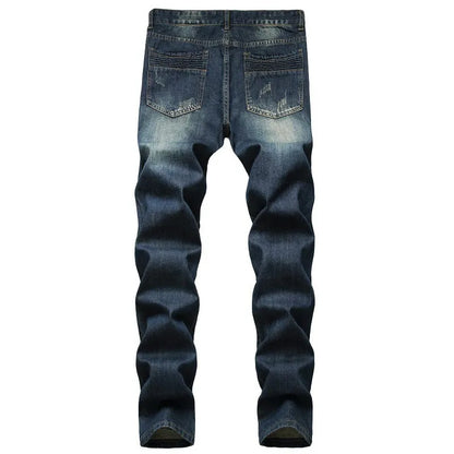 Jeans déchiré à la mode : L'Élégance du Rebelle