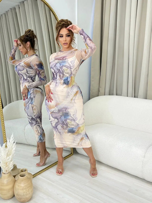 Robe longue pour femmes à manches longues imprimées et transparentes pour l'automne.